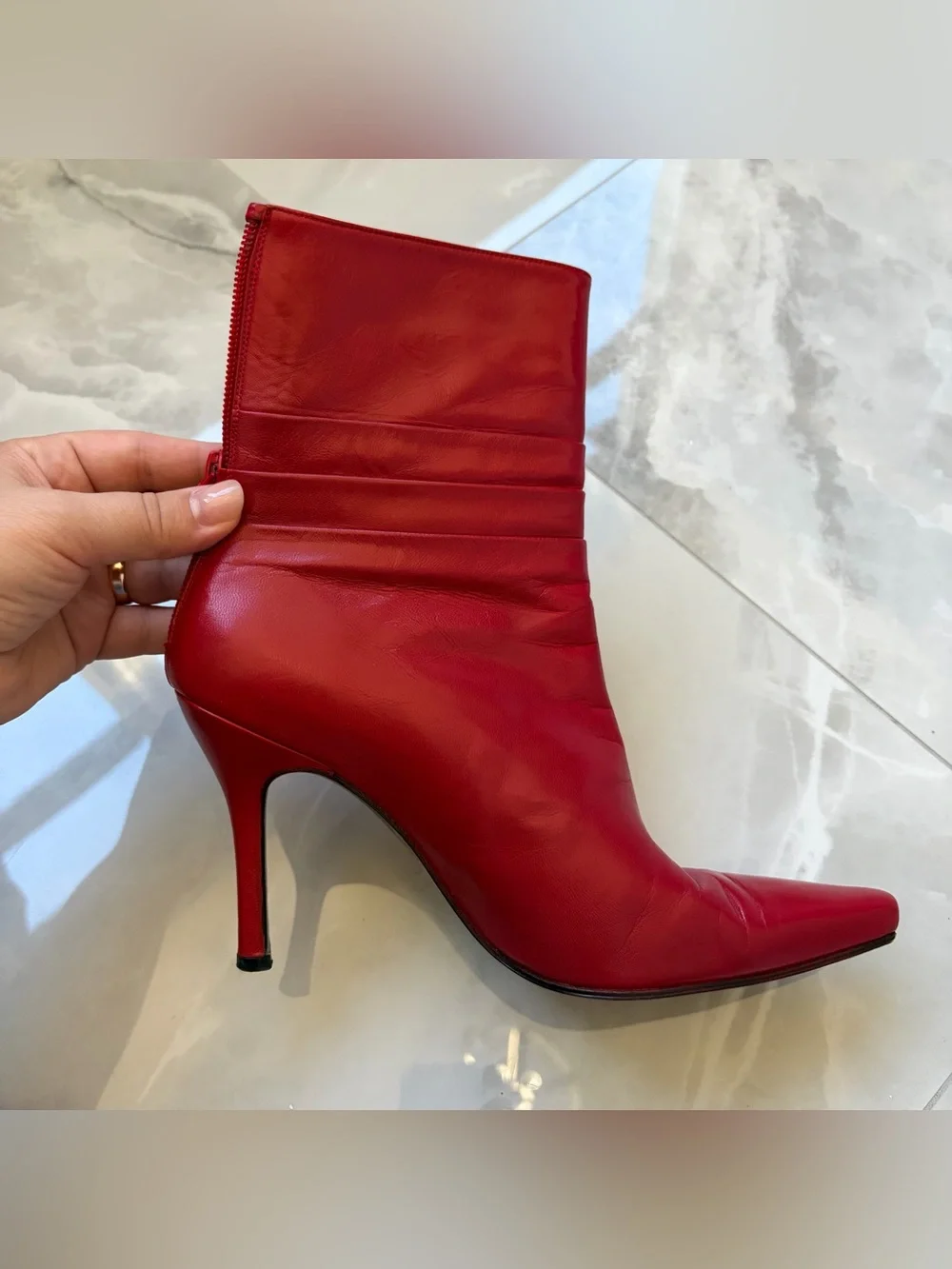 Stuart Weitzman Red Leather Pointed Toe Ankle Booties 7.5 B Stiletto Heel Spain